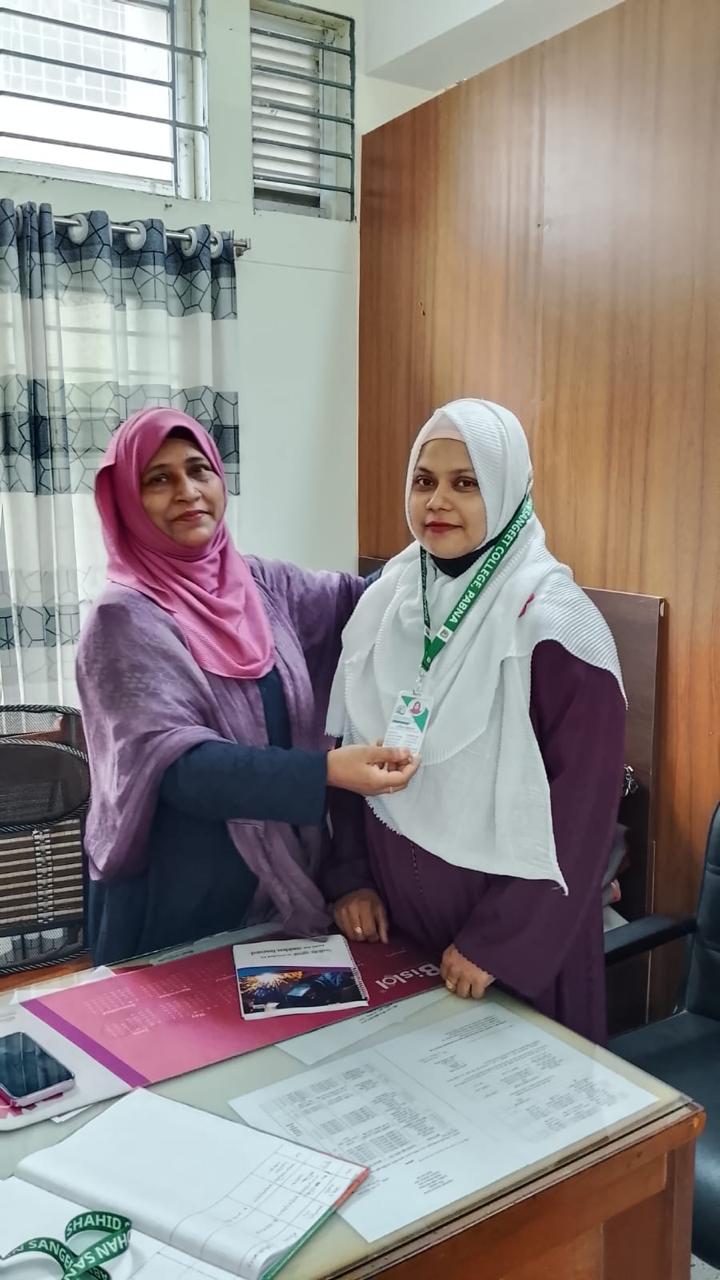 শিক্ষক ও কর্মকর্তা-কর্মচারীদের অফিসিয়াল আইডি কার্ড বিতরণ অনুষ্ঠান – ২০২৬